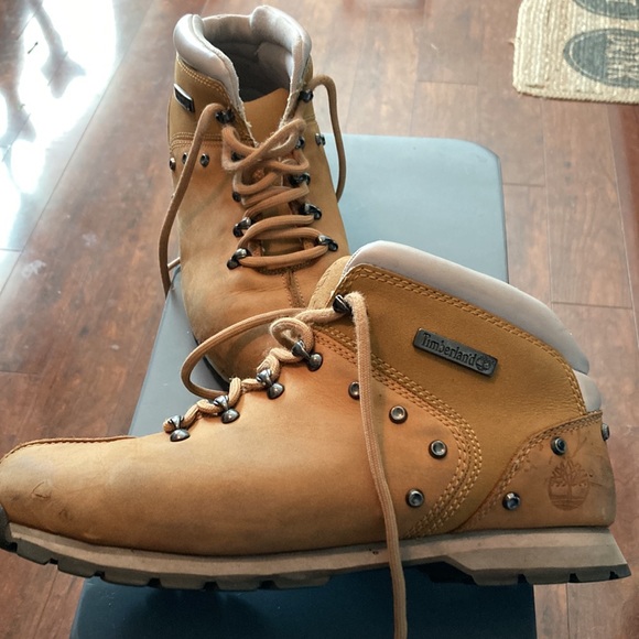 Mens 10M Timberland boots main image 5